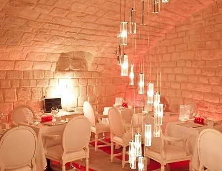 Mazarin 4*