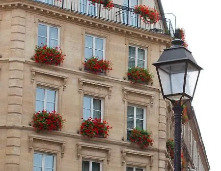 Mazarin Hotel 4*