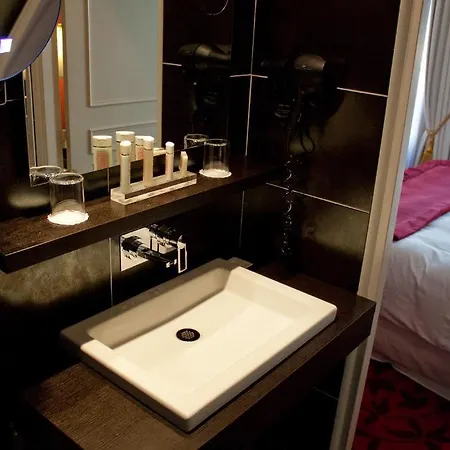 Mazarin Hotel