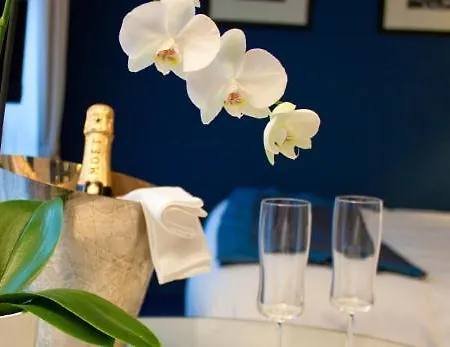 Mazarin Hotel 4*